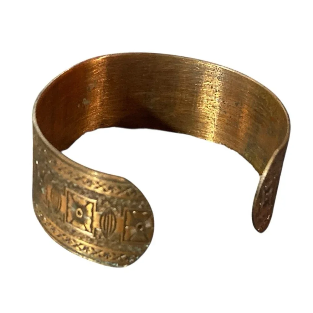 Vintage Pressed Embossed Solid Copper Southwestern Flower Design Cuff Bracelet - Picture 3 of 7
